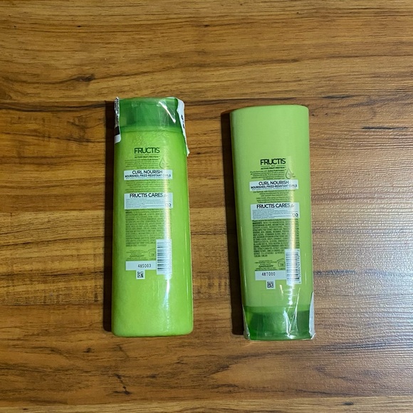 Garner Fructis Curl Nourish Fortifying Shampoo and Conditioner (New) - Picture 4 of 10